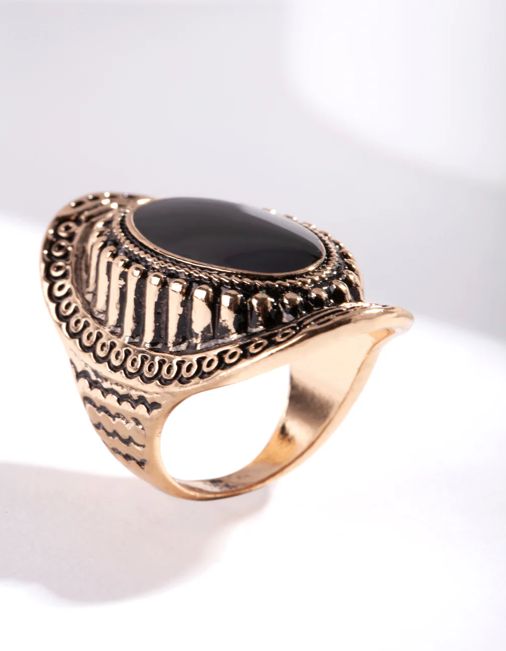 Antique Gold Oval Etched Border Ring - Image 2