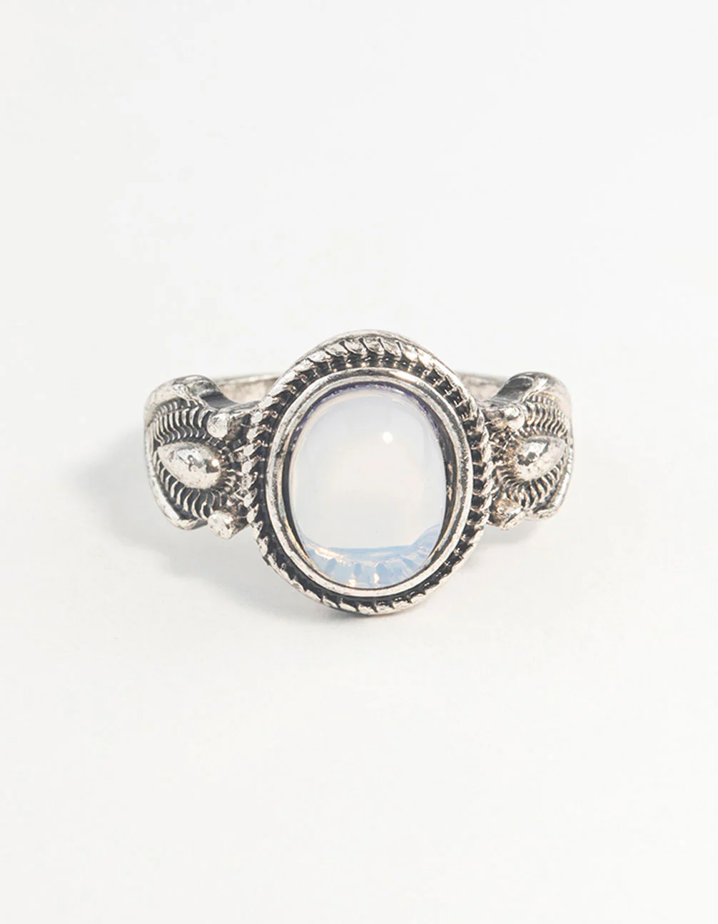 Antique Silver Oval Moonstone Ring - Image 3