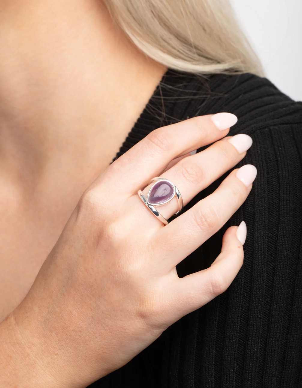 Silver Purple Pear Stone Band Ring - Image 2