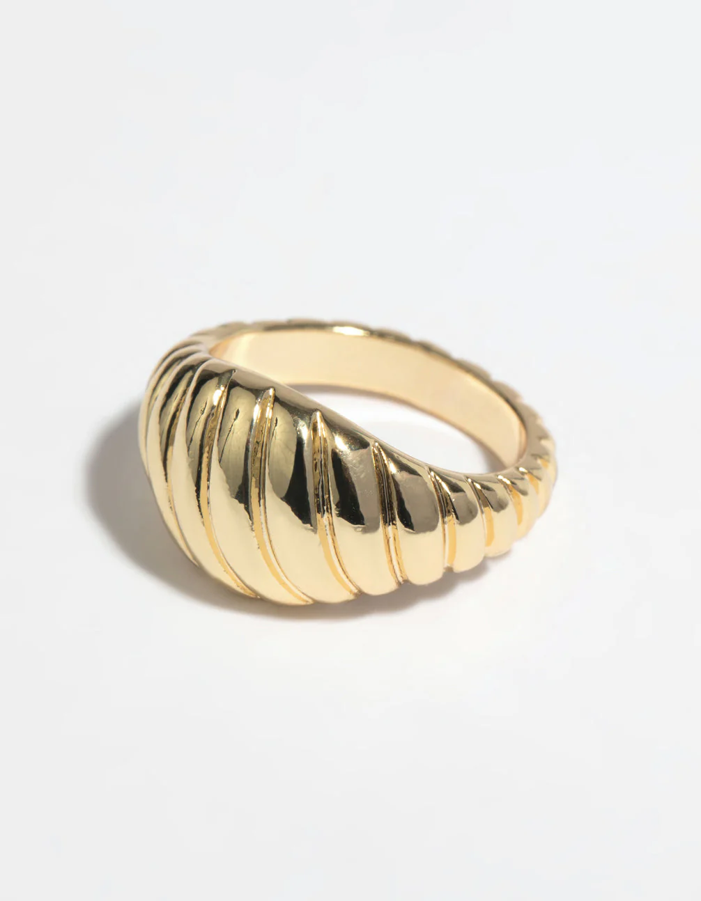 Gold RIbbed Ring - Image 3