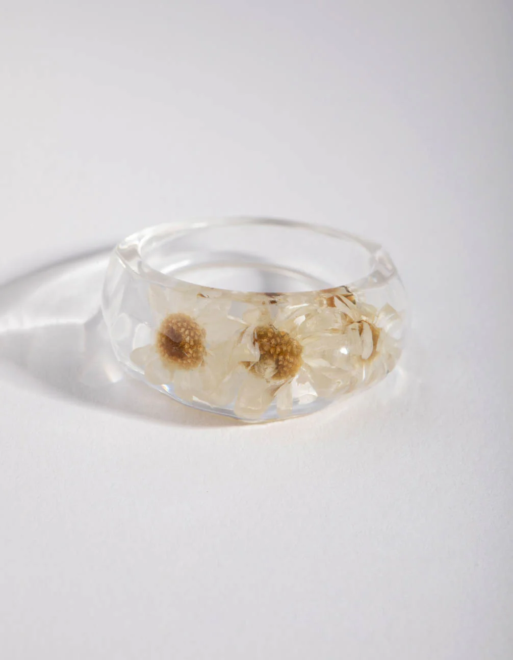 Plastic Daisy Ring - Image 2