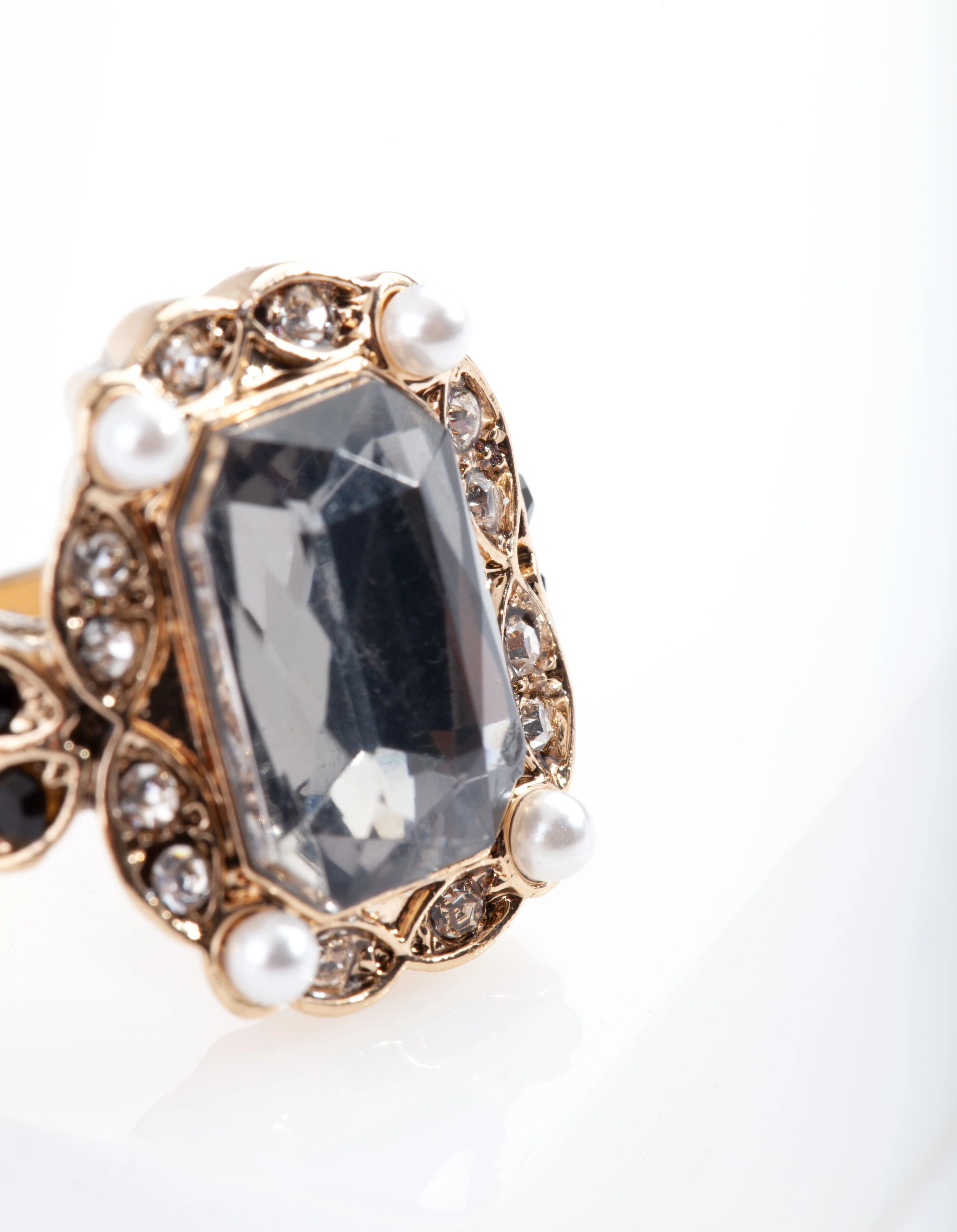 Gold Diamante Black Stone Ring - Image 2