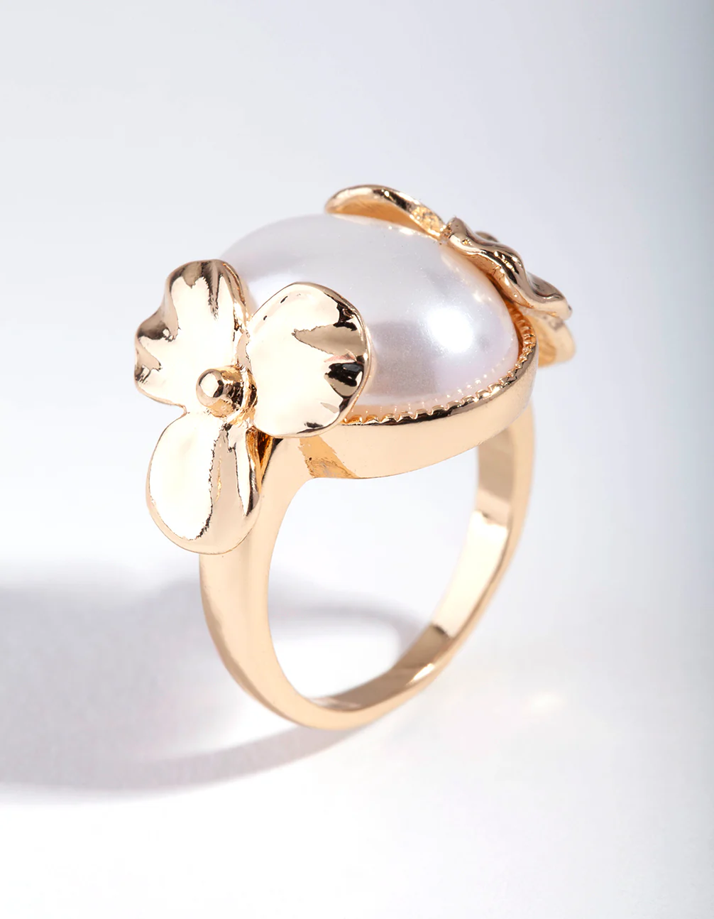Gold Pearly Flower Ring - Image 3