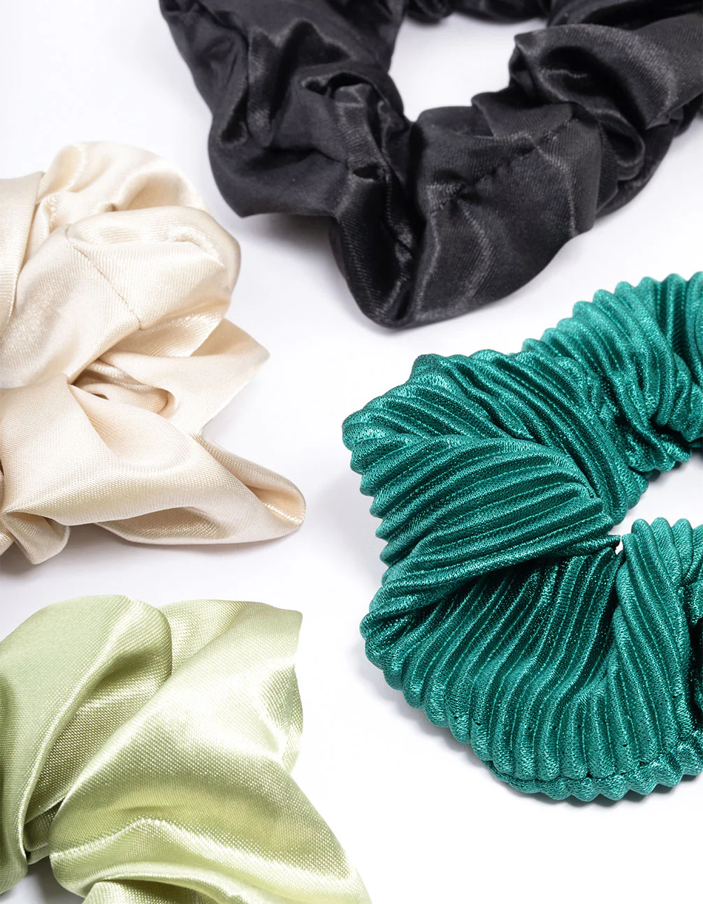 Green Christmas Hair Scrunchie Gift 4-Pack - Image 3