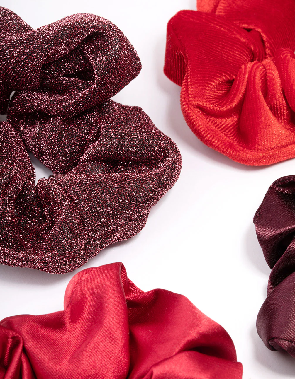 Red Christmas Hair Scrunchie Gift 4-Pack - Image 3