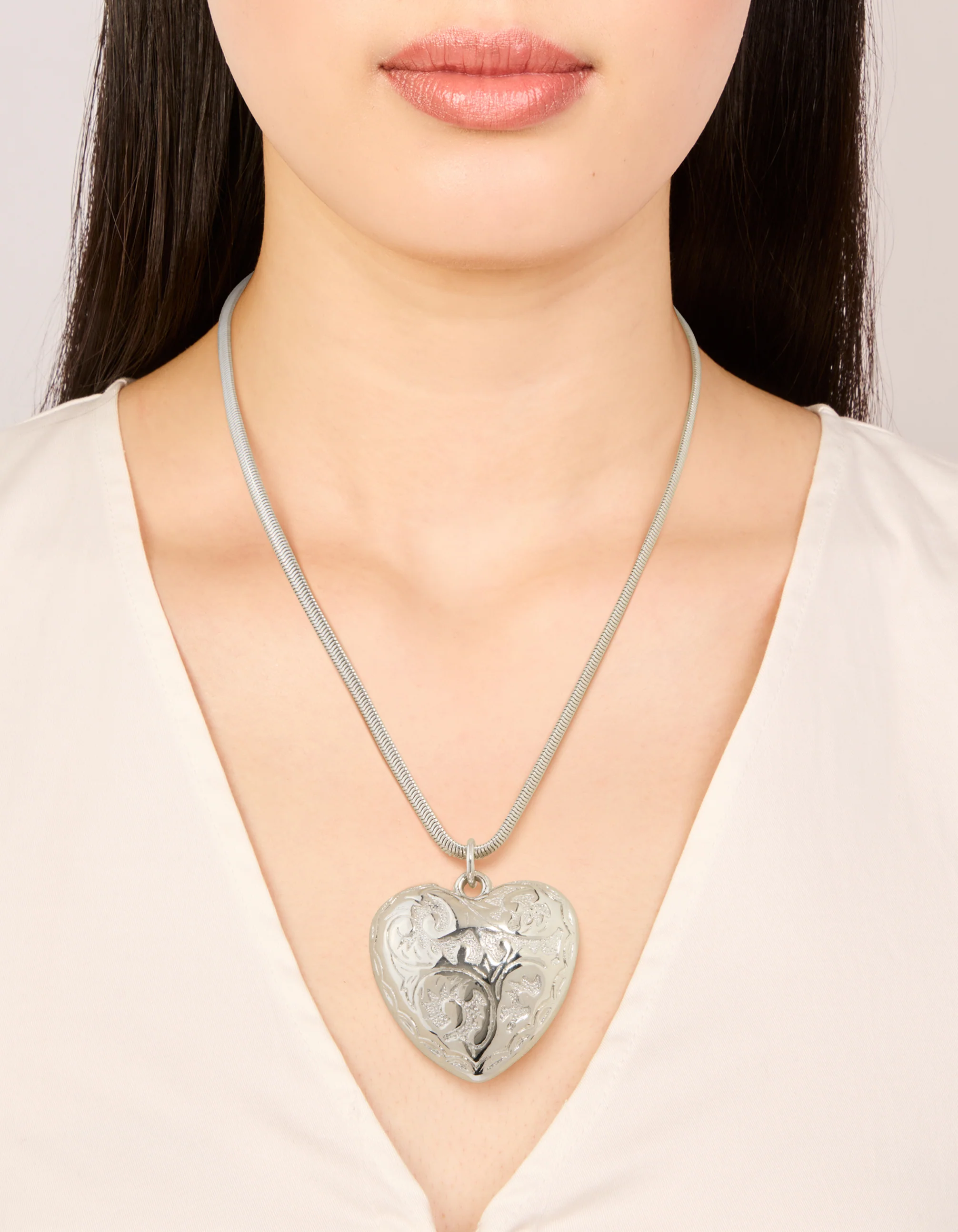 Silver Mega Heart Chain Necklace - Image 2