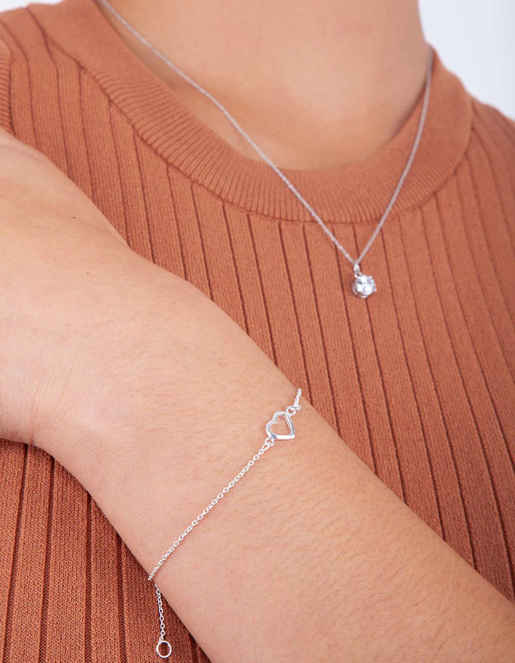 Sterling Silver Cut Out Fine Heart Bracelet - Image 4