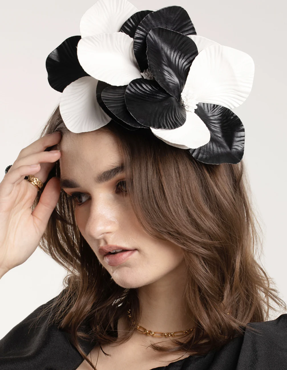 Black & White Faux Leather Petal Headband - Image 2