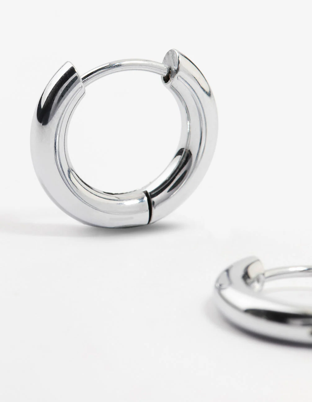 Waterproof Stainless Steel Clicker Hoop Earrings 16 MM - Image 4