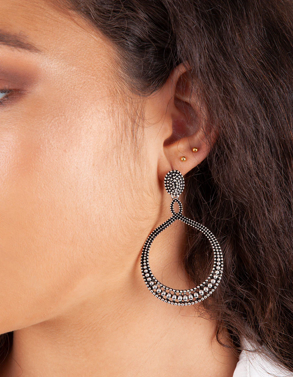 Antique Silver Teardrop Etched Earrings - Image 4
