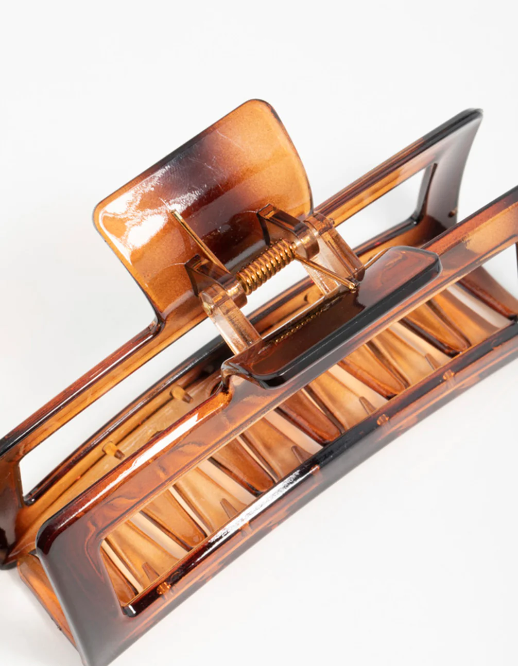Tortoiseshell Shiny Claw Clip - Image 3