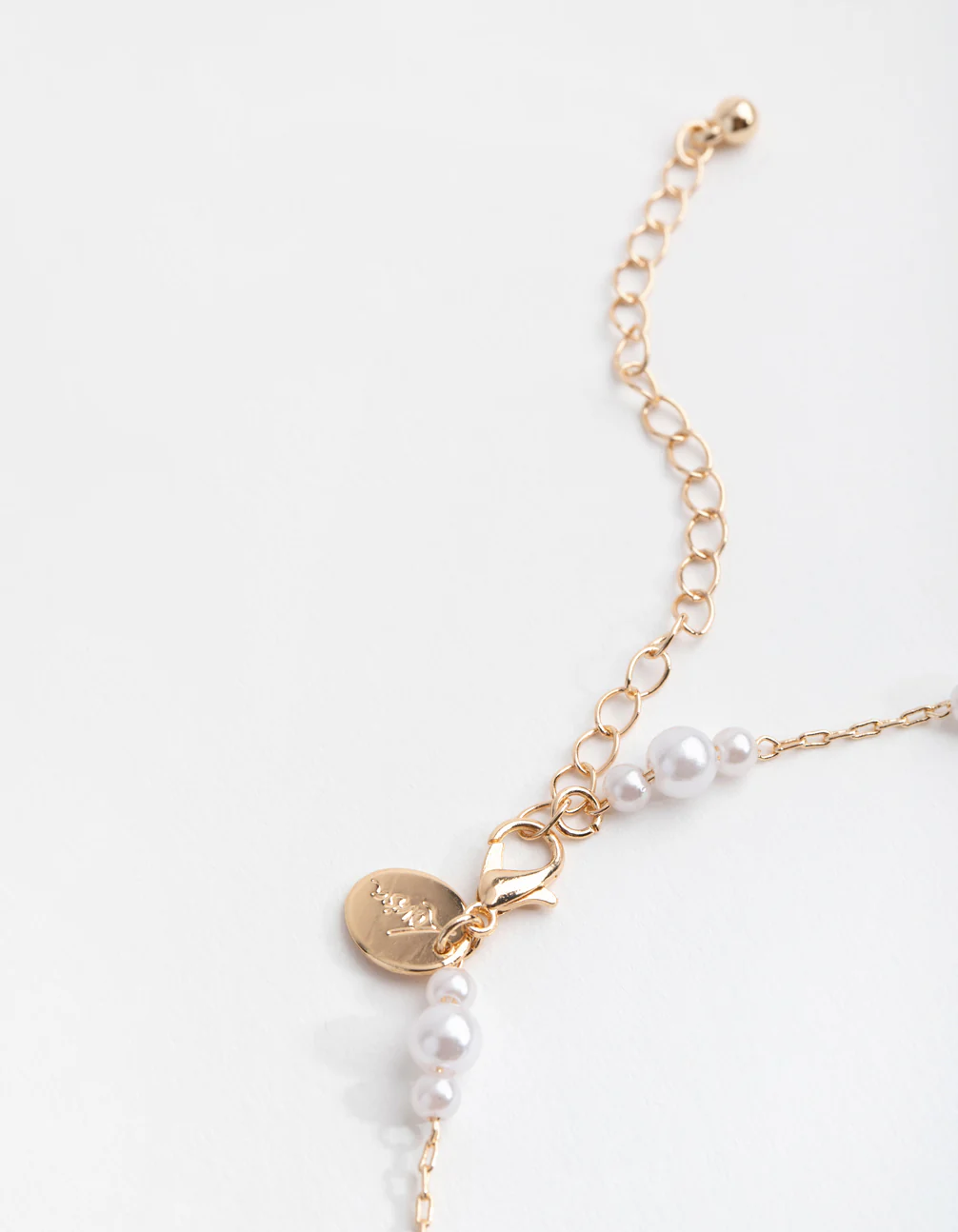 Gold Tripple Pearl Station Choker - Image 3