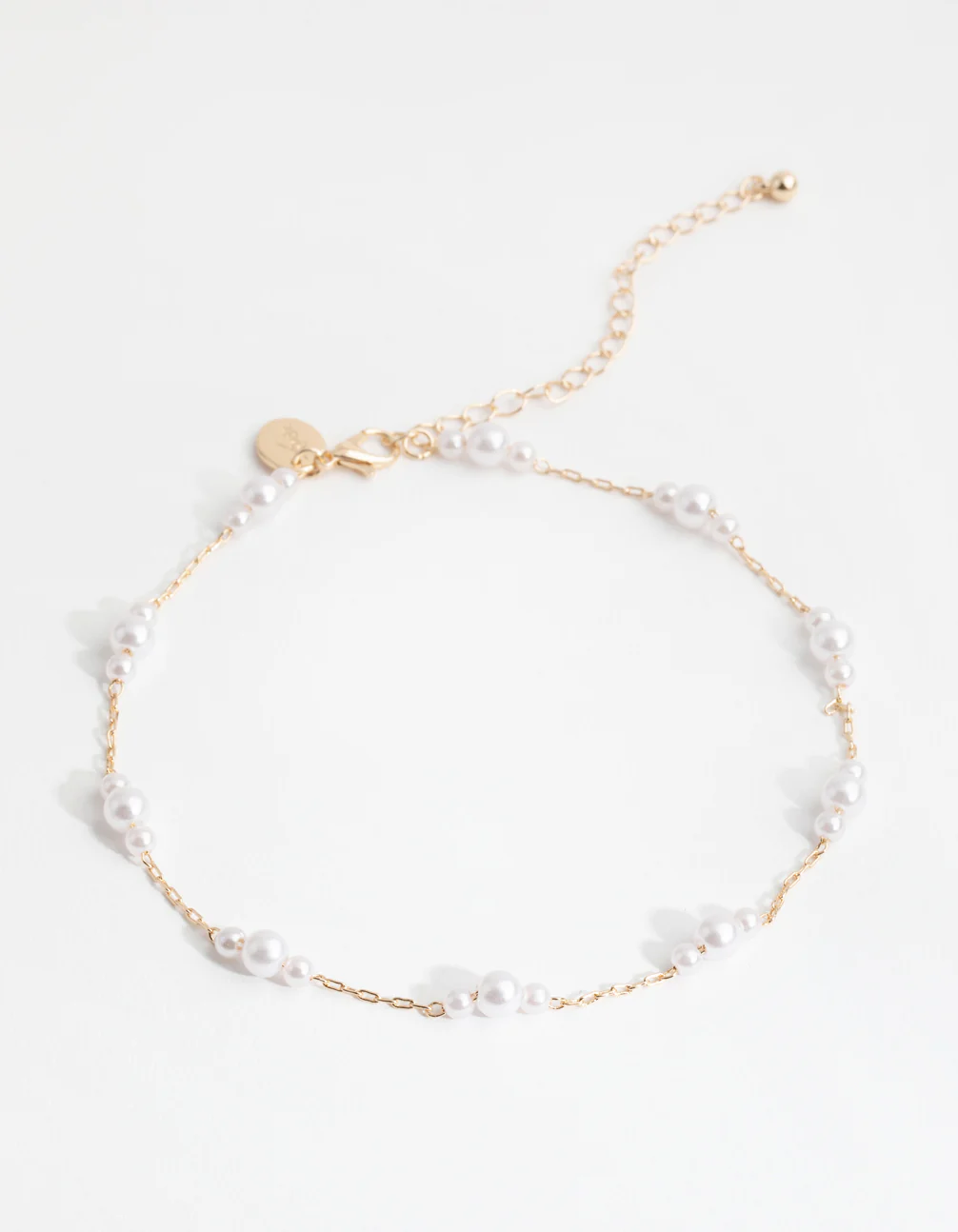 Gold Tripple Pearl Station Choker - Image 4