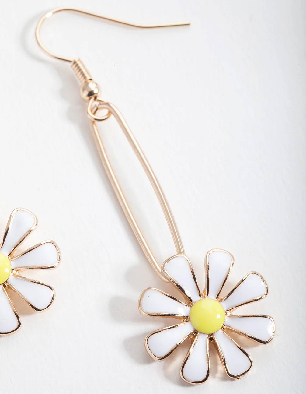 Gold Oval Daisy Drop Earrings - Image 2