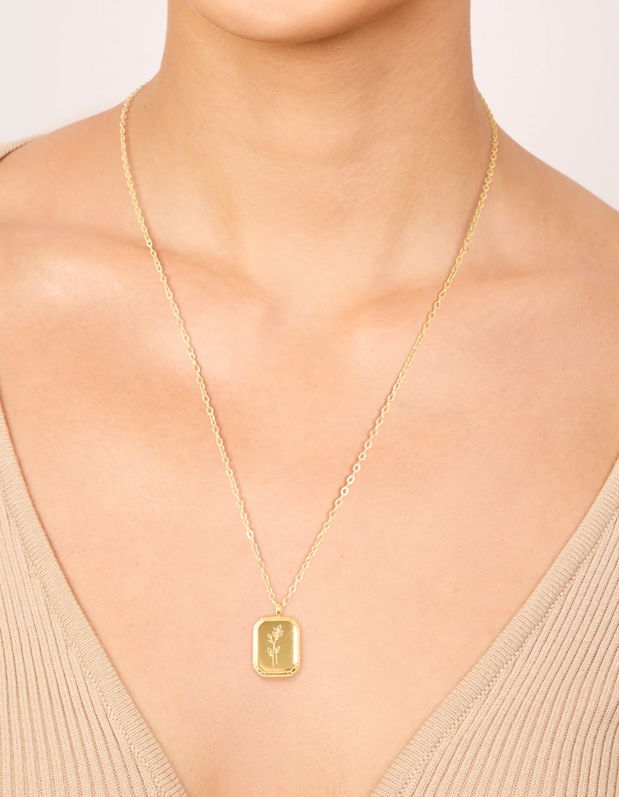 Waterproof Gold Plated Stainless Steel December Birth Flower Pointsettia Necklace - Image 2