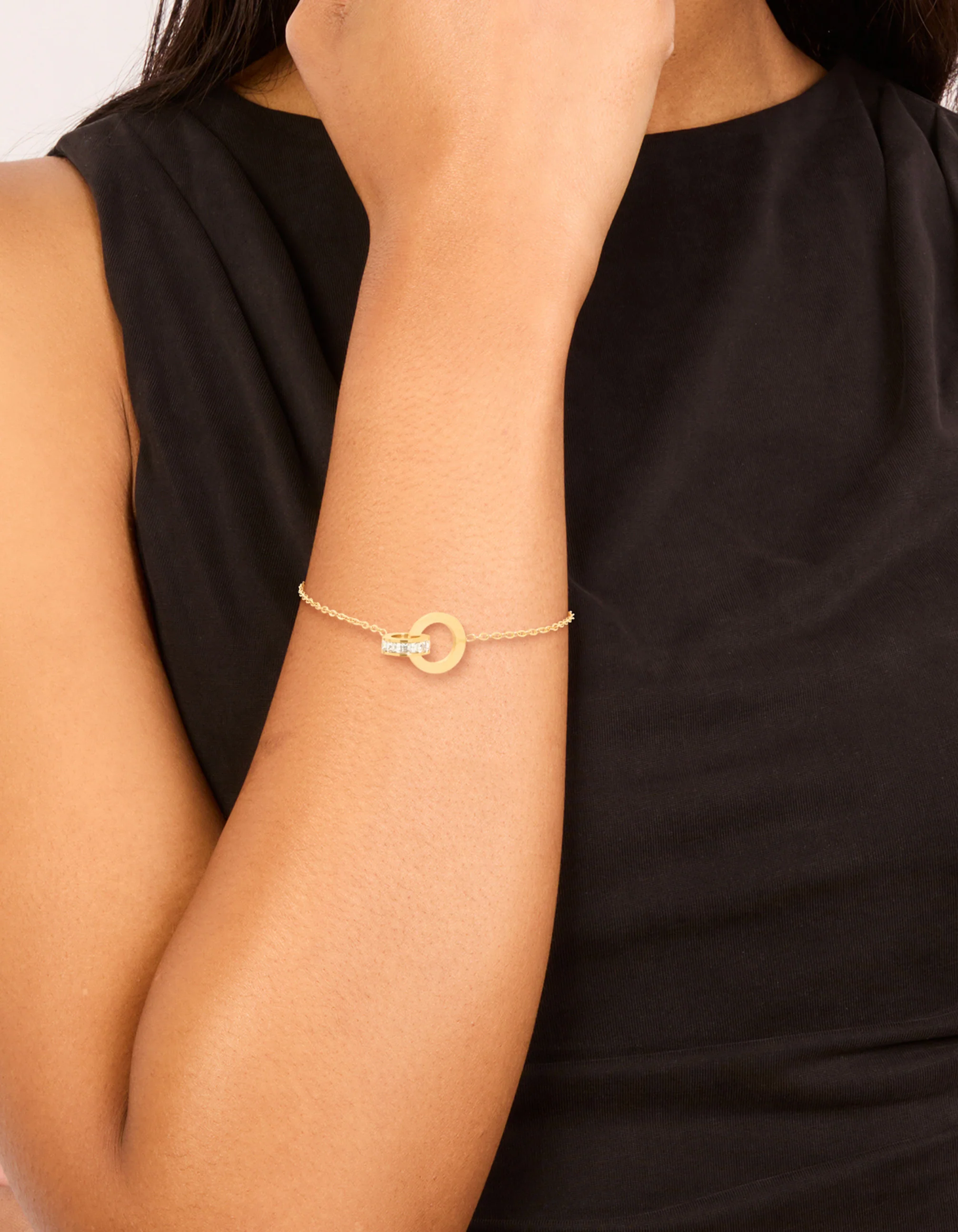 Waterproof Gold Plated Stainless Steel Diamante & Circle Link Chain Bracelet - Image 2