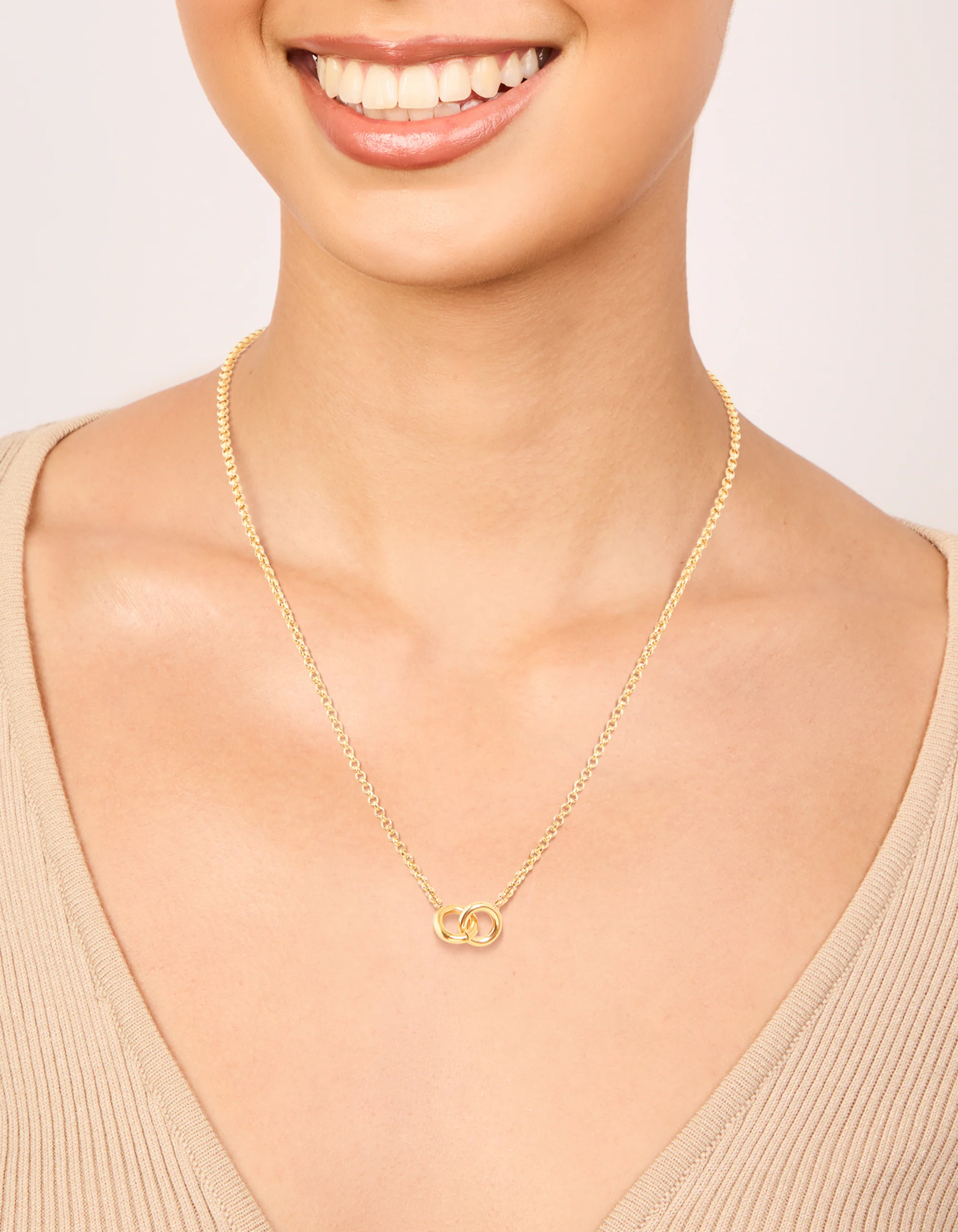Waterproof Gold Plated Stainless Steel Interlock Loops Pendant Necklace - Image 2