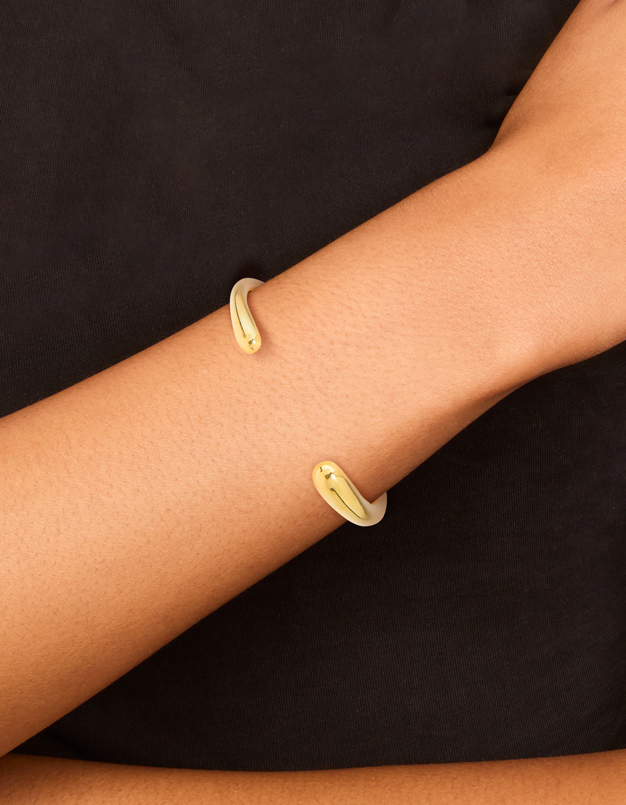 Waterproof Gold Plated Stainless Steel Irregular Ends Bangle - Image 4