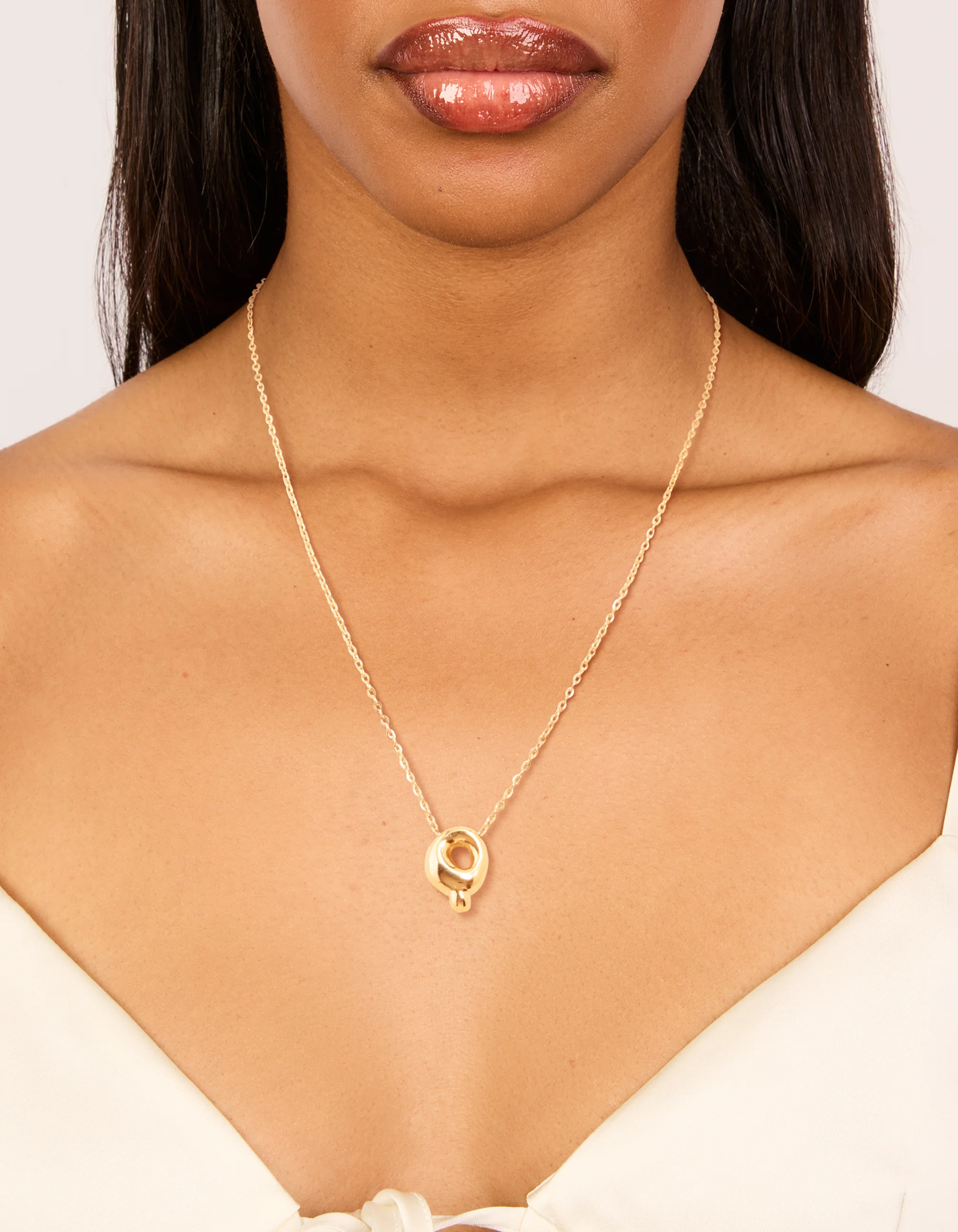 Waterproof Gold Plated Stainless Steel Large Bubble Letter Q Necklace - Image 2