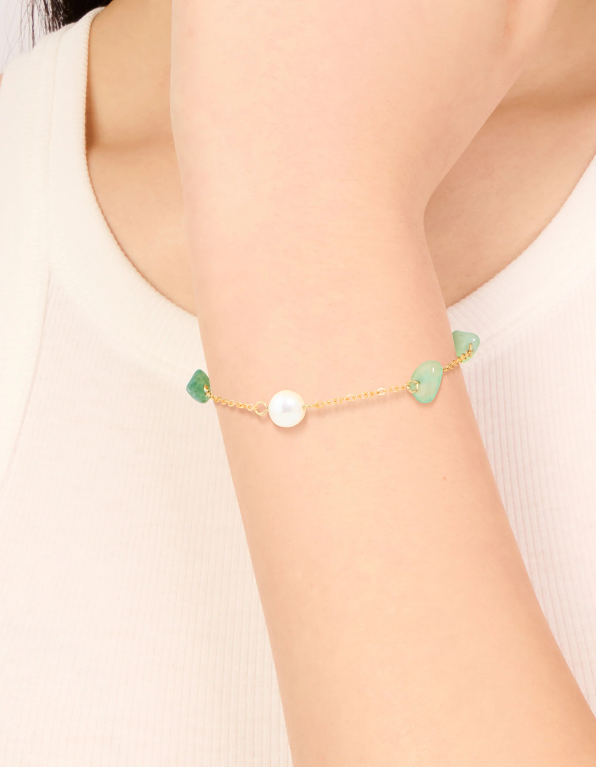Waterproof Gold-Plated Stainless Steel Pearl & Green Semi Precious Stone Chip Bracelet - Image 6