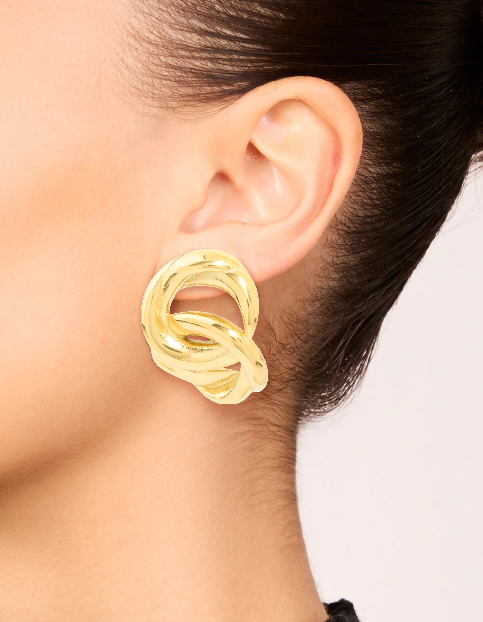 Waterproof Gold Plated Stainless Steel Round Linked Stud Earrings - Image 3