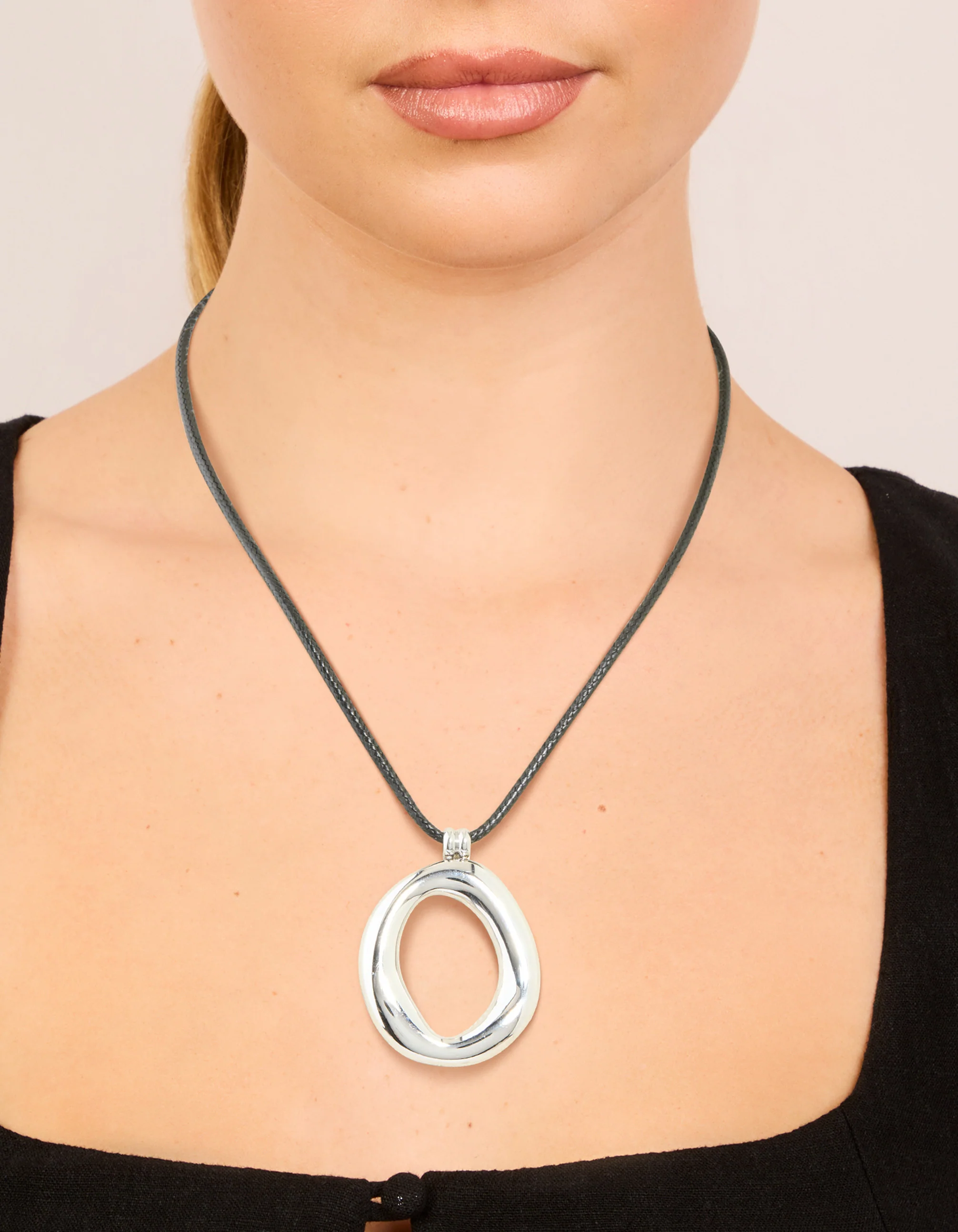 Waterproof Stainless Steel Organic Pendant Cord Necklace - Image 4
